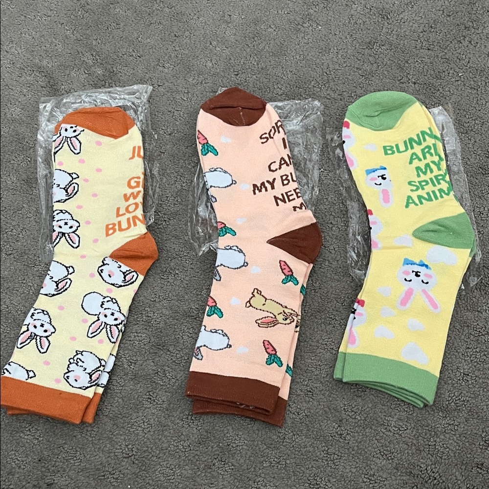 Cute Bunny Pattern Men’s No-Show Socks - Yellow, Peach, Cream